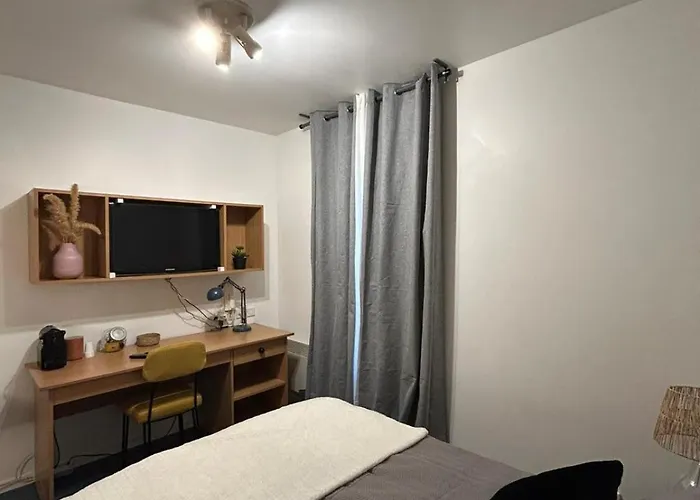 In Les Moulineaux Apartamento